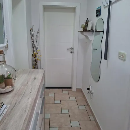 Apartmani Mirela Vrh  Exterior photo