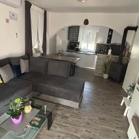 Apartmani Mirela Vrh  Exterior photo