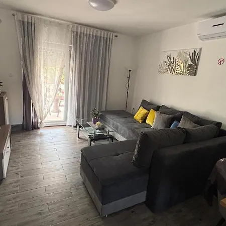 Apartmani Mirela Vrh  Exterior photo