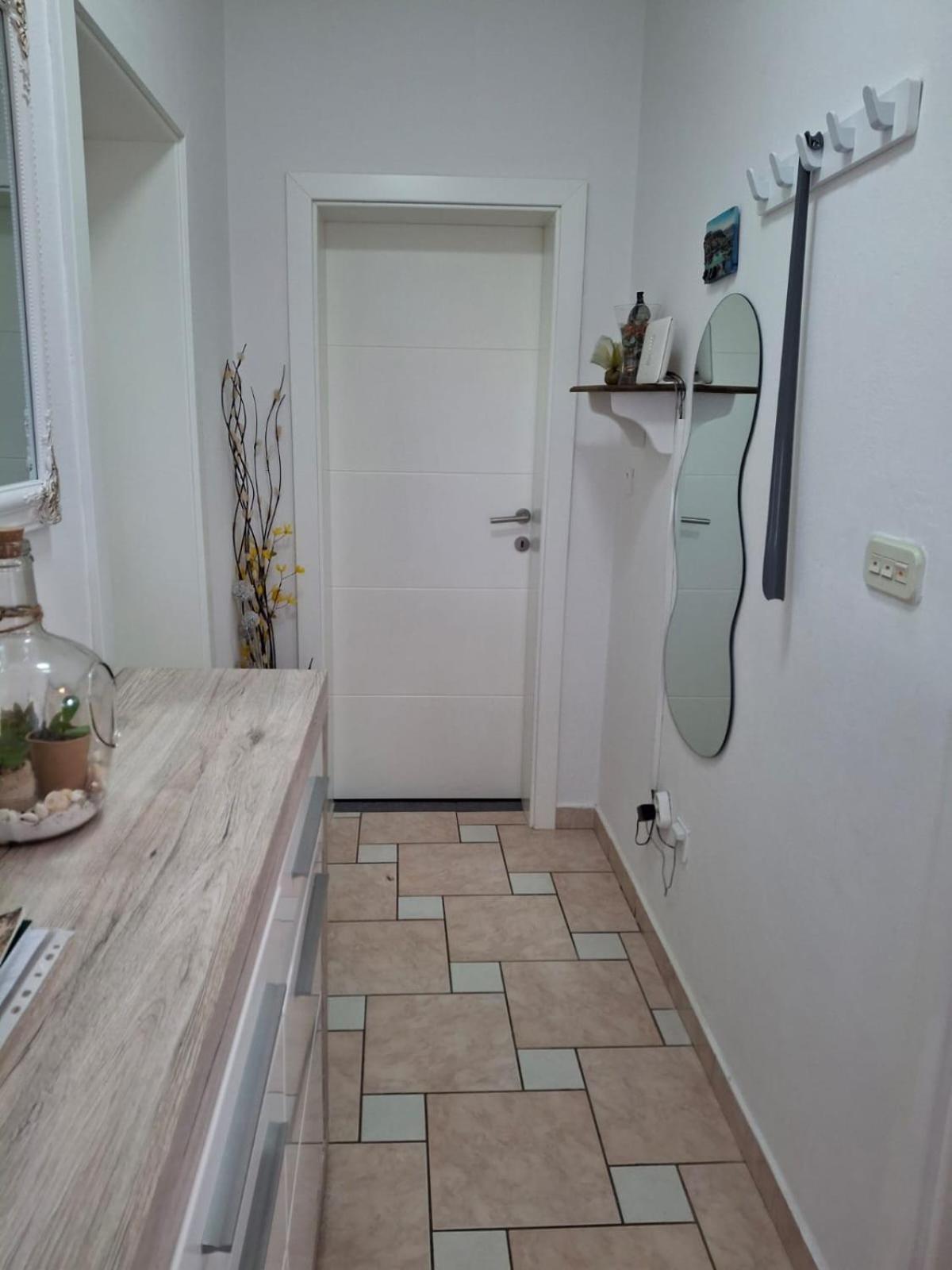 Mirela Apartment *