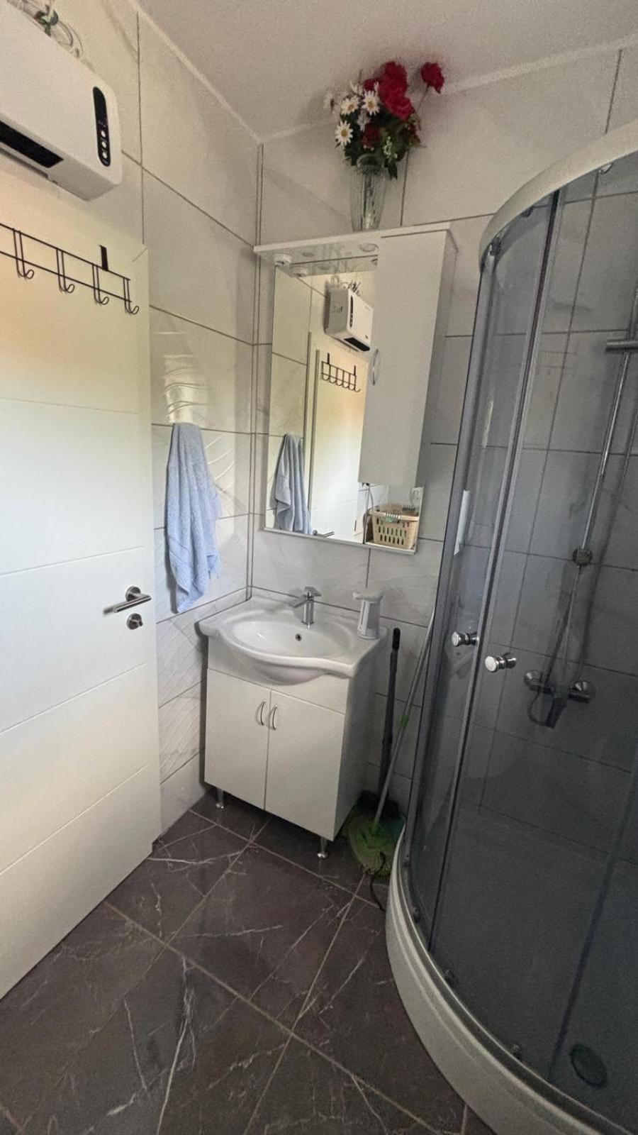 Mirela Apartma
